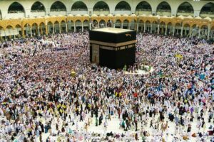 muslims performing tawaf around the kaaba during pilgrimage